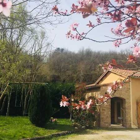Le Blanc Bed & Breakfast Versols-et-Lapeyre