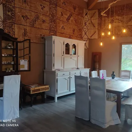 Le Blanc Bed & Breakfast Versols-et-Lapeyre