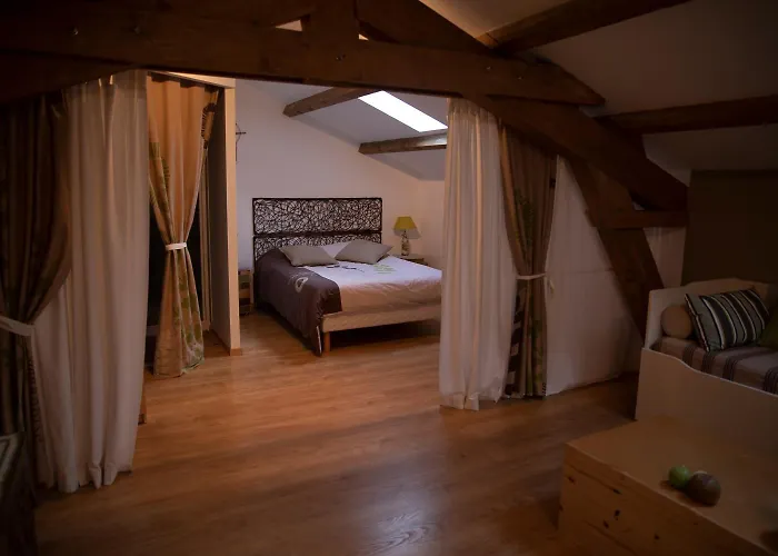 Le Blanc 住宿加早餐酒店 Versols-et-Lapeyre